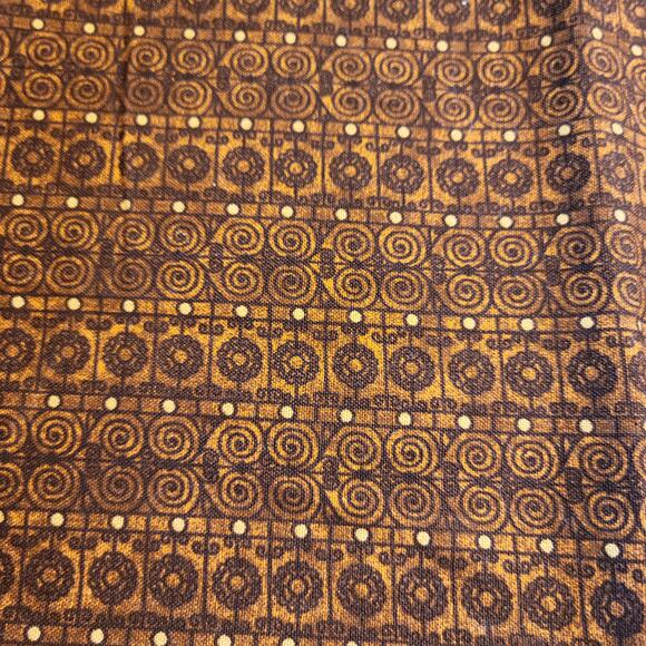 Cotton Fabric Lot 2 Pcs Farm Animal Cow Print & Geo 23x32–14x42" Brown Scraps - Picture 7 of 8